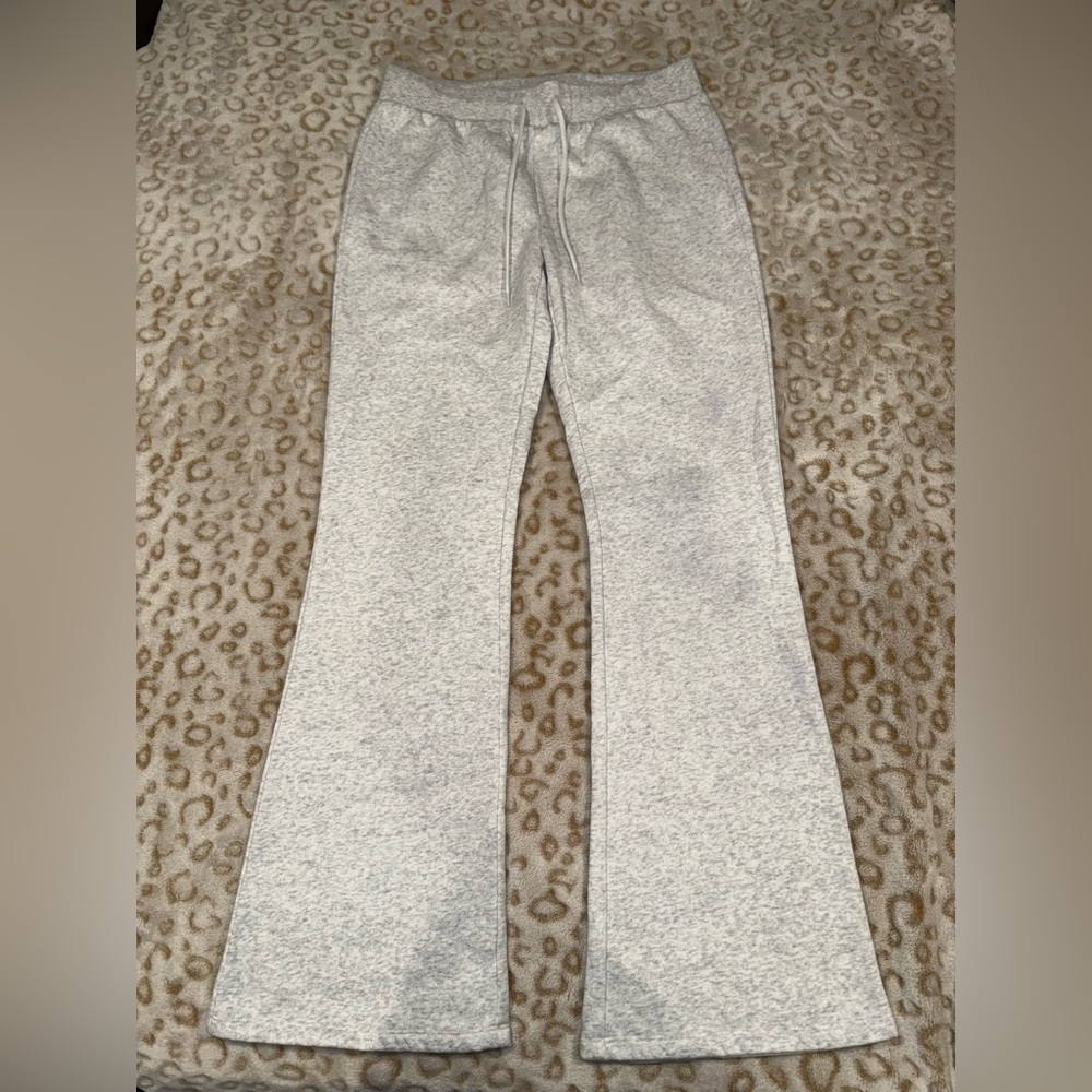 Women’s No Boundaries Size Medium Heather Gray Flared Sweatpants